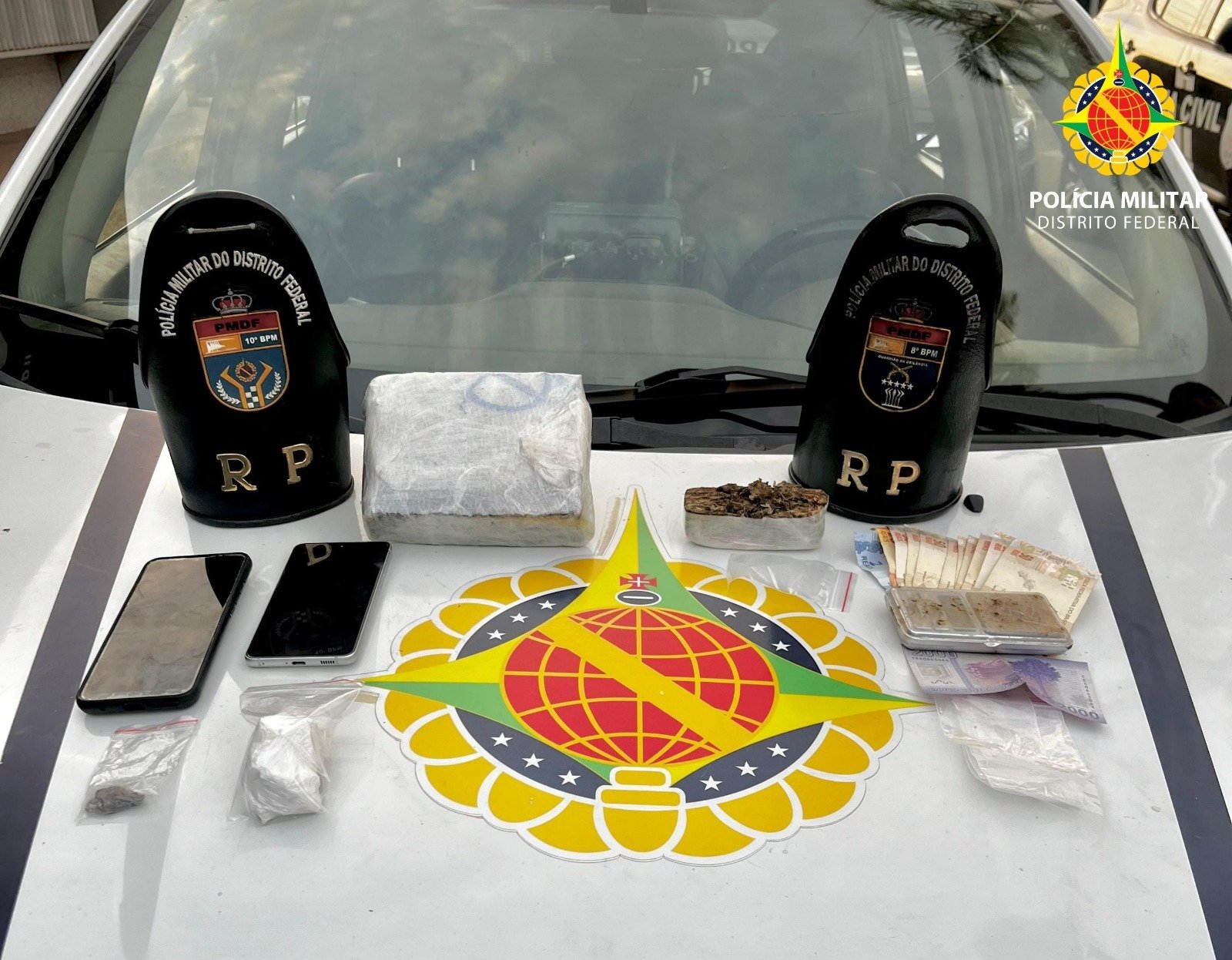 PMDF prende irmãos com drogas e dinheiro estrangeiro em Ceilândia Norte PMDF prende irmãos com drogas e dinheiro estrangeiro em Ceilândia Norte