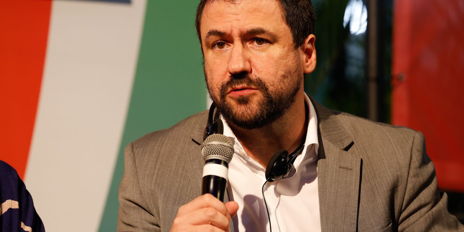 País já tem meios para fiscalizar ambiente digital, garante secretário País já tem meios para fiscalizar ambiente digital, garante secretário