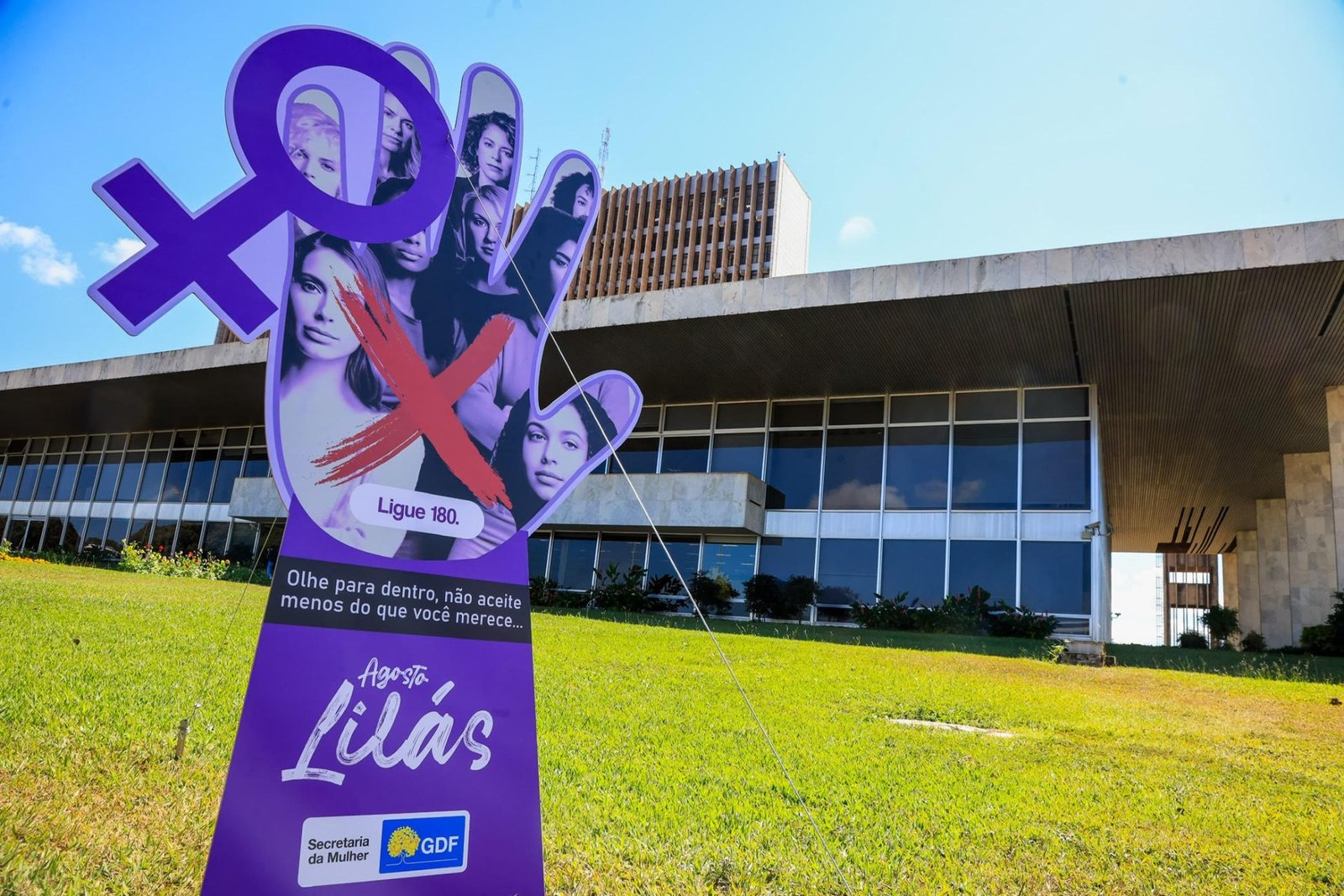 Palestras levam conhecimento e conscientização neste Agosto Lilás Palestras levam conhecimento e conscientização neste Agosto Lilás