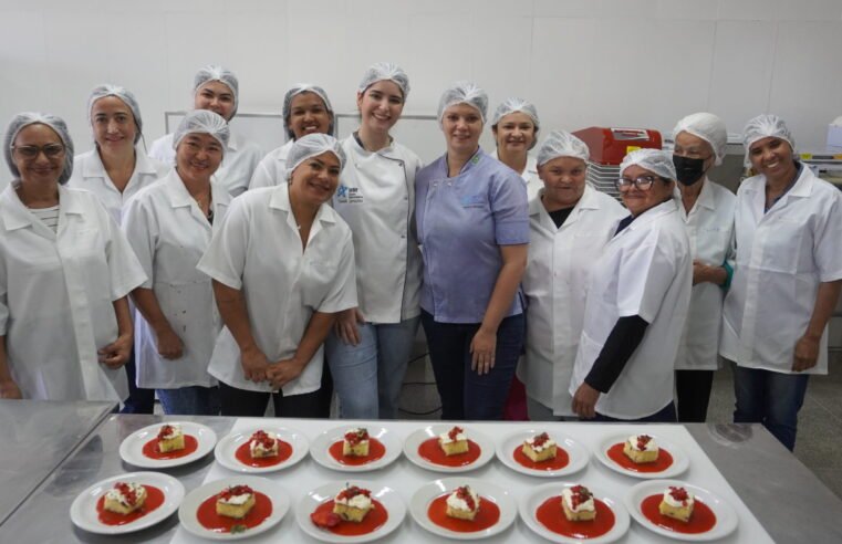 Produtoras de Brazlândia participam de curso de processamento do morango