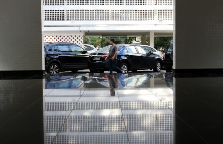 Proporção de brasileiros que moram sozinhos cresce 52% em 12 anos