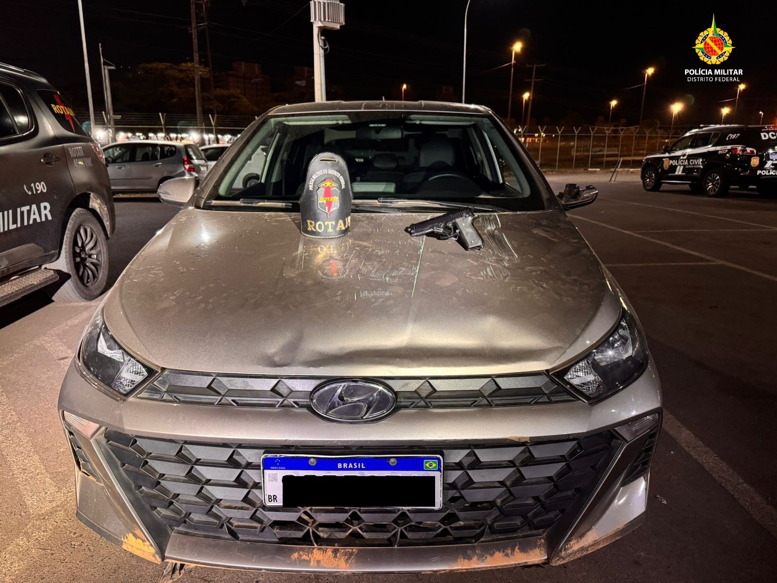 Rotam recupera carro roubado e apreende adolescentes envolvidos no crime no DF Rotam recupera carro roubado e apreende adolescentes envolvidos no crime no DF