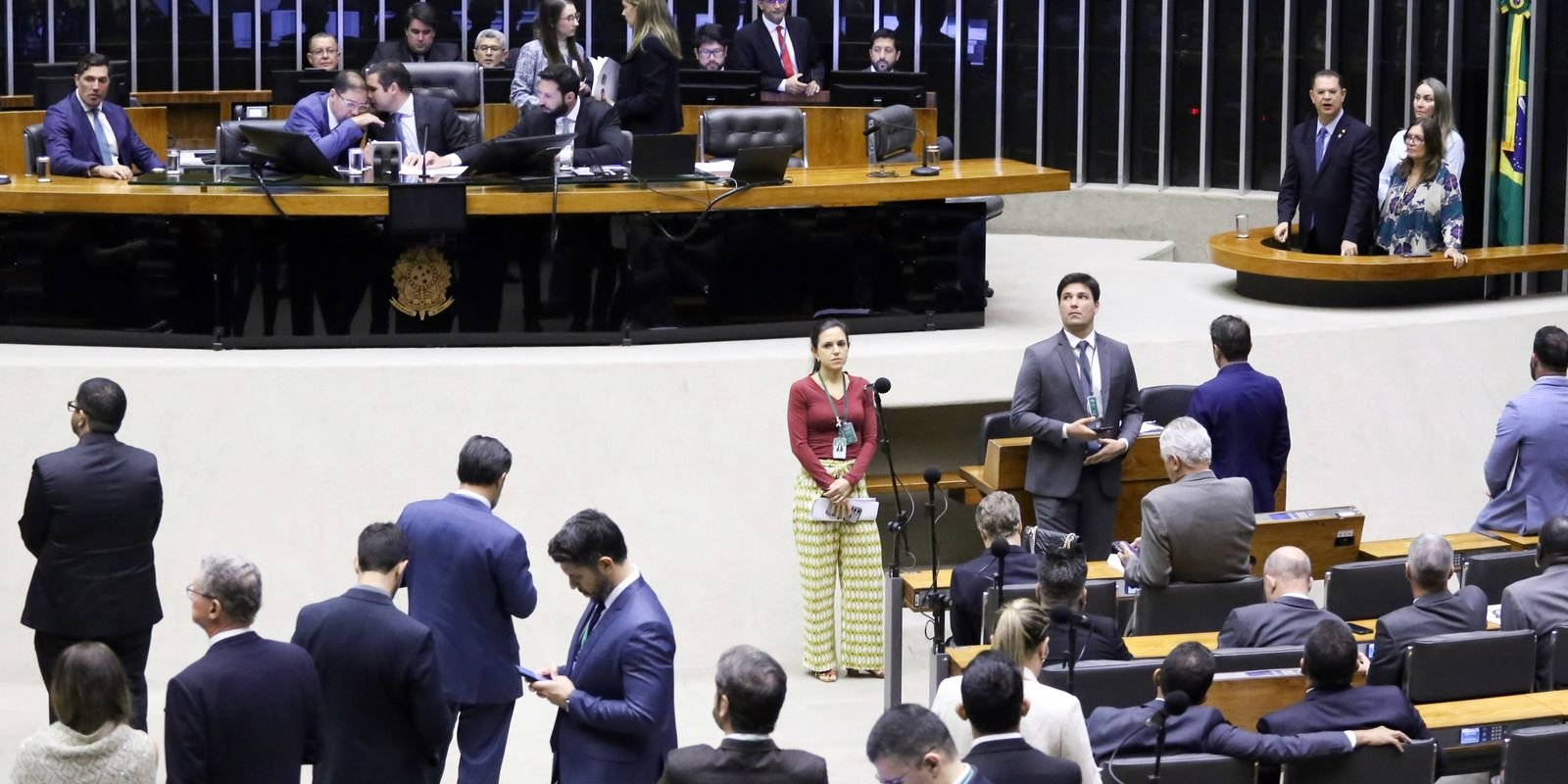 Sem acordo, Câmara não pauta foro privilegiado nem anistia a 8/1 Sem acordo, Câmara não pauta foro privilegiado nem anistia a 8/1