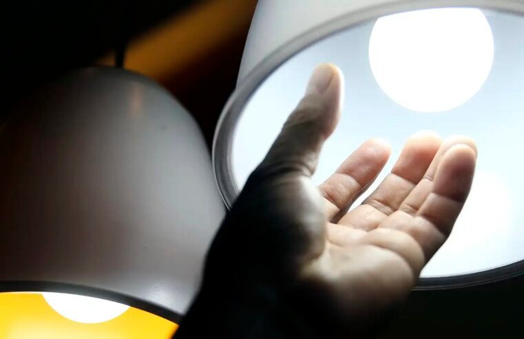 Setembro continua com conta de luz mais cara e bandeira vermelha