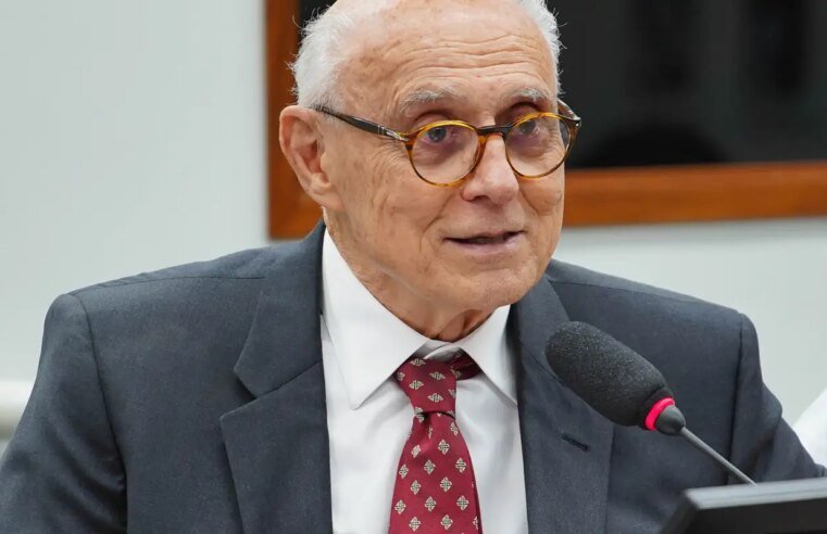 Suplicy passa mal e é internado em Maricá