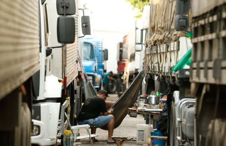 Unidades de saúde para caminhoneiros ficarão em postos nas rodovias