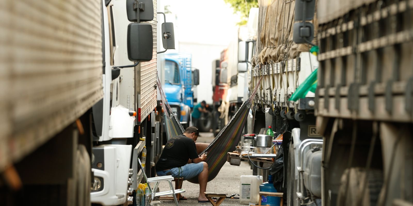 Unidades de saúde para caminhoneiros ficarão em postos nas rodovias Unidades de saúde para caminhoneiros ficarão em postos nas rodovias