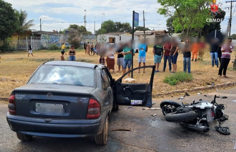 Acidente entre moto e carro deixa um morto e dois feridos no Gama