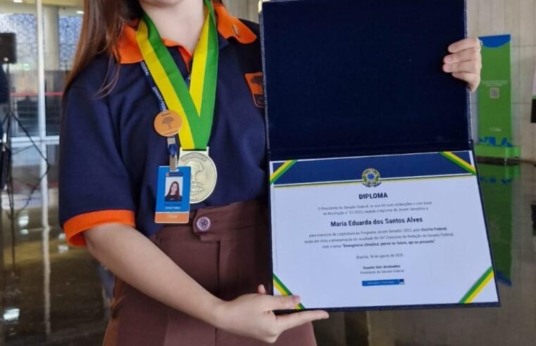 Aluna de escola pública de Ceilândia representa o DF em experiência parlamentar no Senado