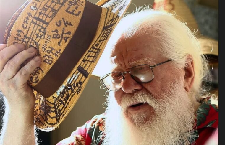 Amigos, parentes e músicos se despedem de Hermeto Pascoal
