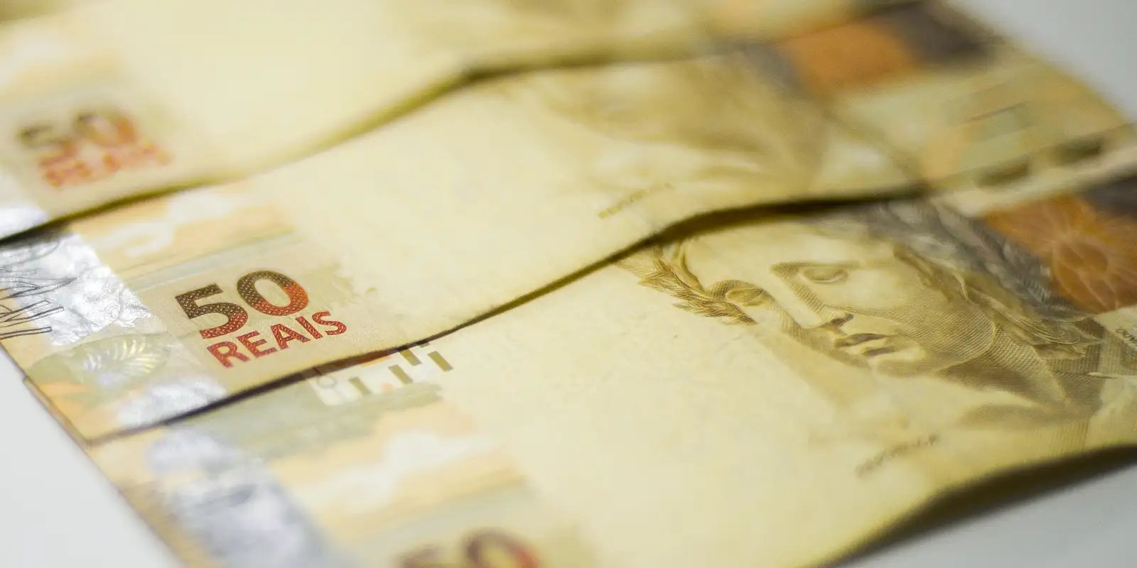 Arrecadação federal no ano supera 2024, apesar da queda em agosto Arrecadação federal no ano supera 2024, apesar da queda em agosto