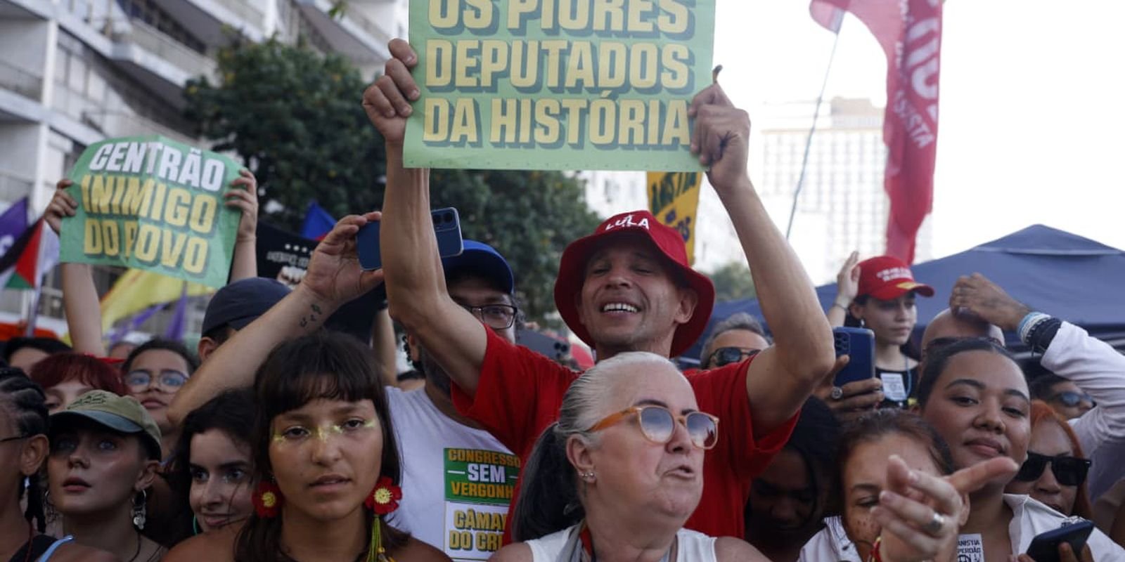Ato no RJ com Caetano, Chico e Gil repudia anistia e PEC da Blindagem Ato no RJ com Caetano, Chico e Gil repudia anistia e PEC da Blindagem