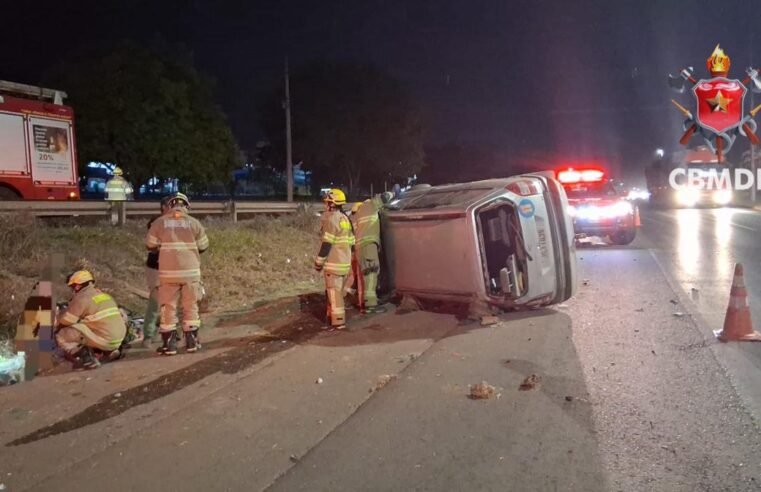 Capotamento na BR-020 deixa três pessoas feridas em Sobradinho