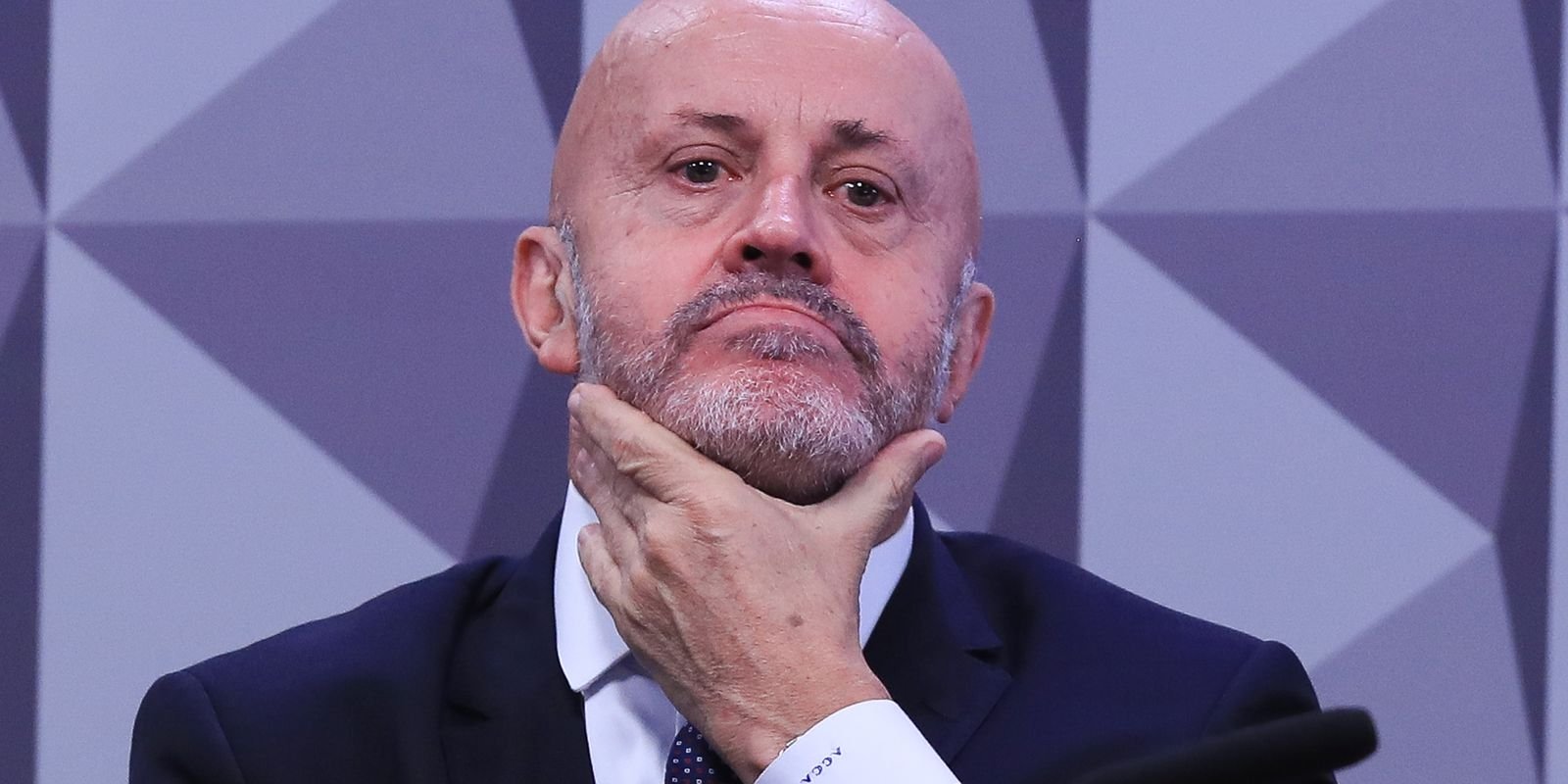 “Careca do INSS” promete entregar a PF documentos que provam inocência “Careca do INSS” promete entregar a PF documentos que provam inocência