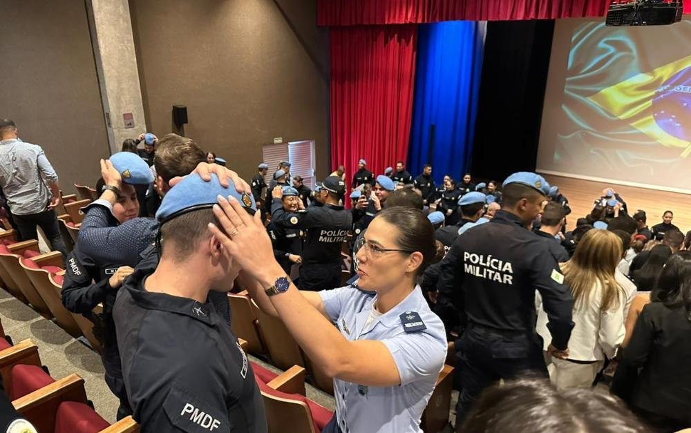 Curso de Especialização em Policiamento Diplomático forma 43 oficiais nesta segunda-feira (8) Curso de Especialização em Policiamento Diplomático forma 43 oficiais nesta segunda-feira (8)