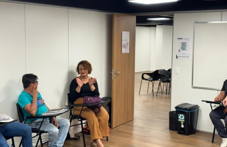 Cursos do Detran-DF passam a contar com a presença de intérprete de Libras