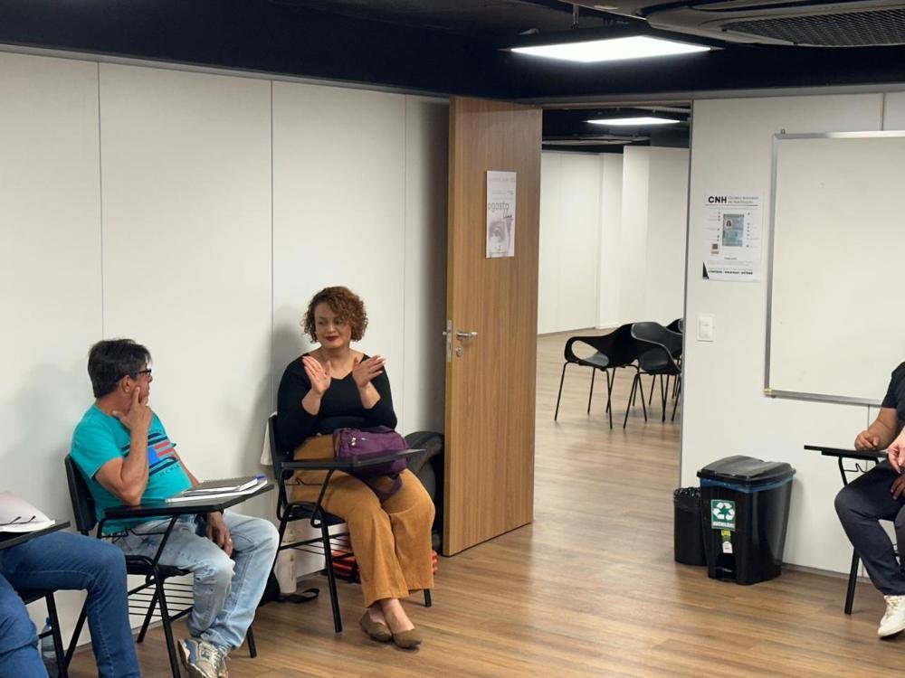 Cursos do Detran-DF passam a contar com a presença de intérprete de Libras Cursos do Detran-DF passam a contar com a presença de intérprete de Libras