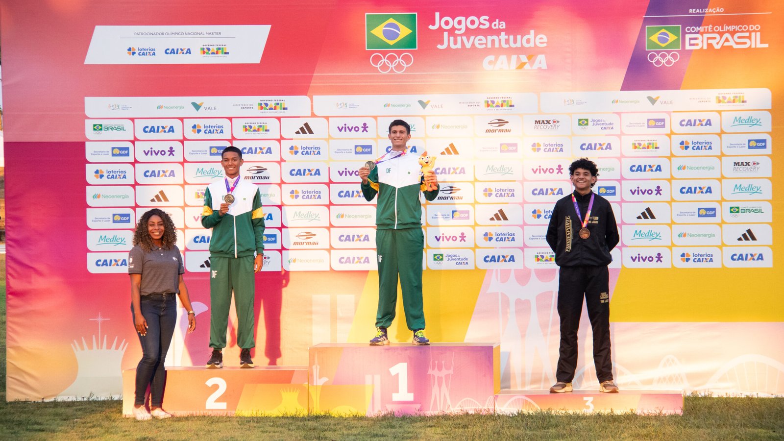 Dobradinha brasiliense nos 800 m masculino é destaque durante os Jogos da Juventude Dobradinha brasiliense nos 800 m masculino é destaque durante os Jogos da Juventude