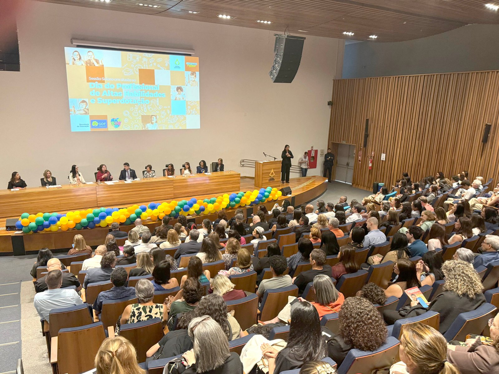 EF Servidores da rede pública do DF que atendem estudantes com altas habilidades são homenageados EF Servidores da rede pública do DF que atendem estudantes com altas habilidades são homenageados