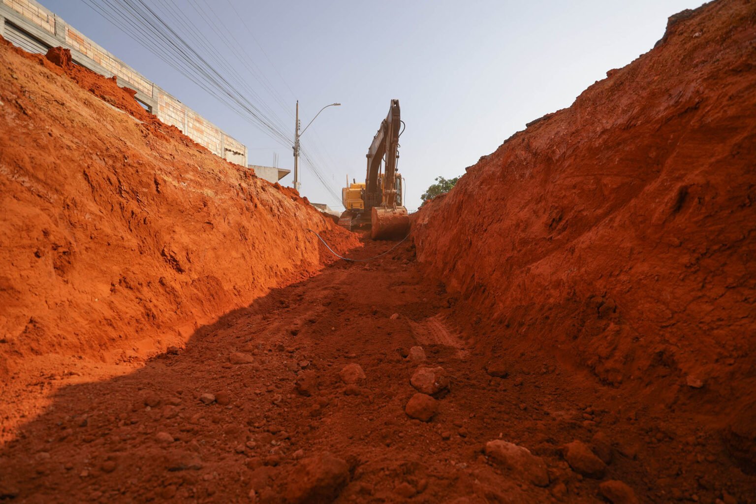 Estiagem acelera obras contra alagamentos no DF Estiagem acelera obras contra alagamentos no DF