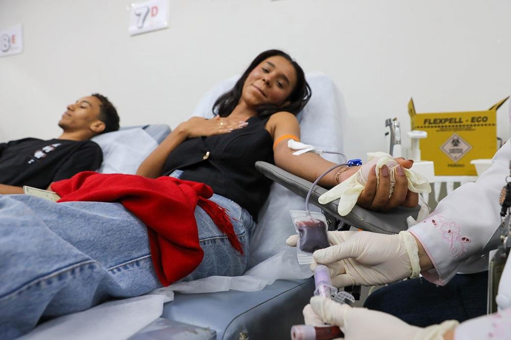 Estudantes do CEM 01 de São Sebastião reforçam estoques do Hemocentro com doação de sangue