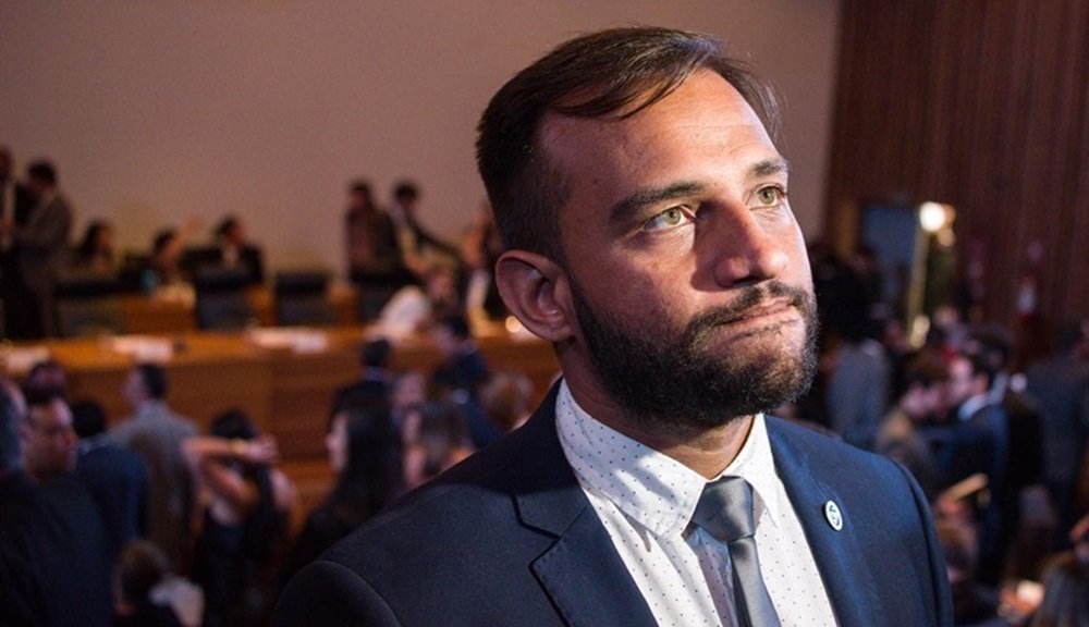 Fábio Félix denuncia masmorra que tortura dependentes químicos no DF