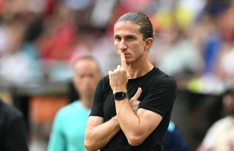 Filipe Luís recusa proposta do Fenerbahçe para seguir projeto no Flamengo