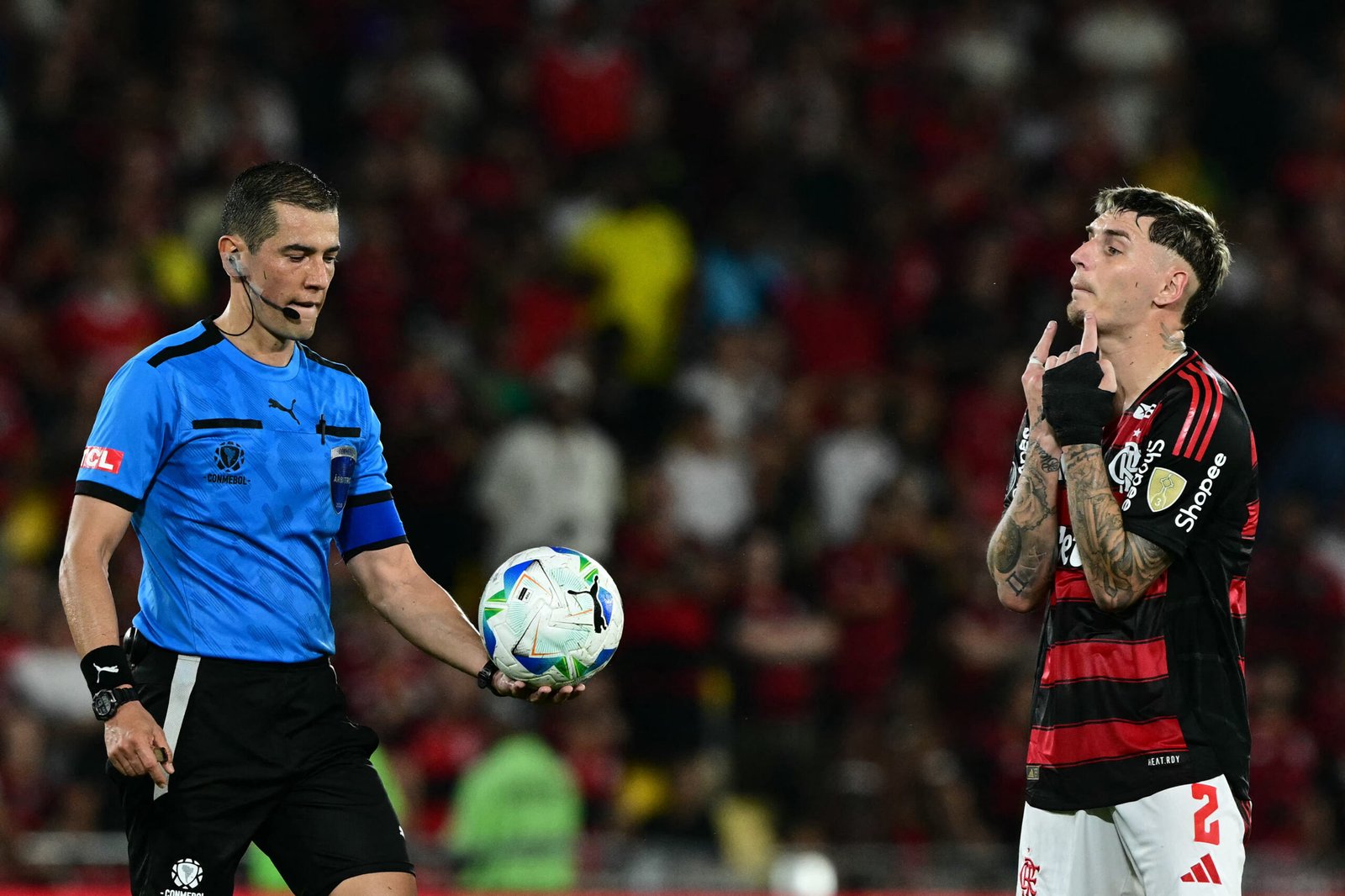 Flamengo vence Estudiantes (2-1) e abre vantagem nas quartas da Libertadores