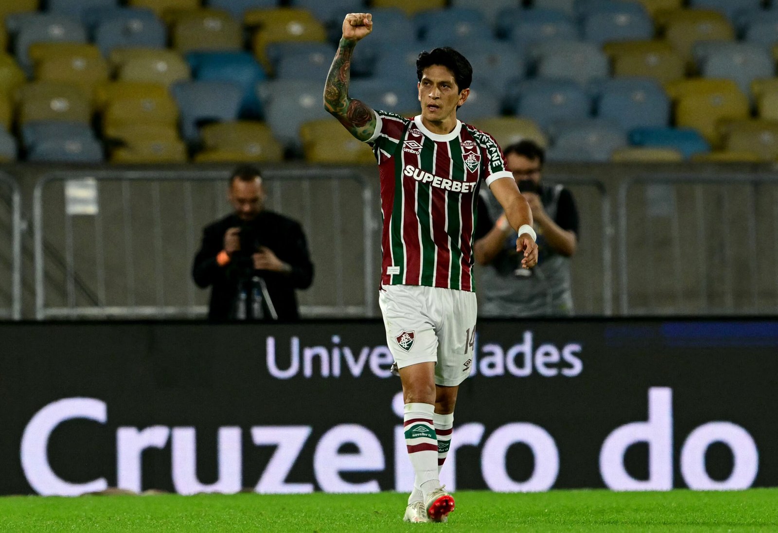 Fluminense supera eliminação e bate Botafogo no Brasileirão em estreia de Luis Zubeldía Fluminense supera eliminação e bate Botafogo no Brasileirão em estreia de Luis Zubeldía