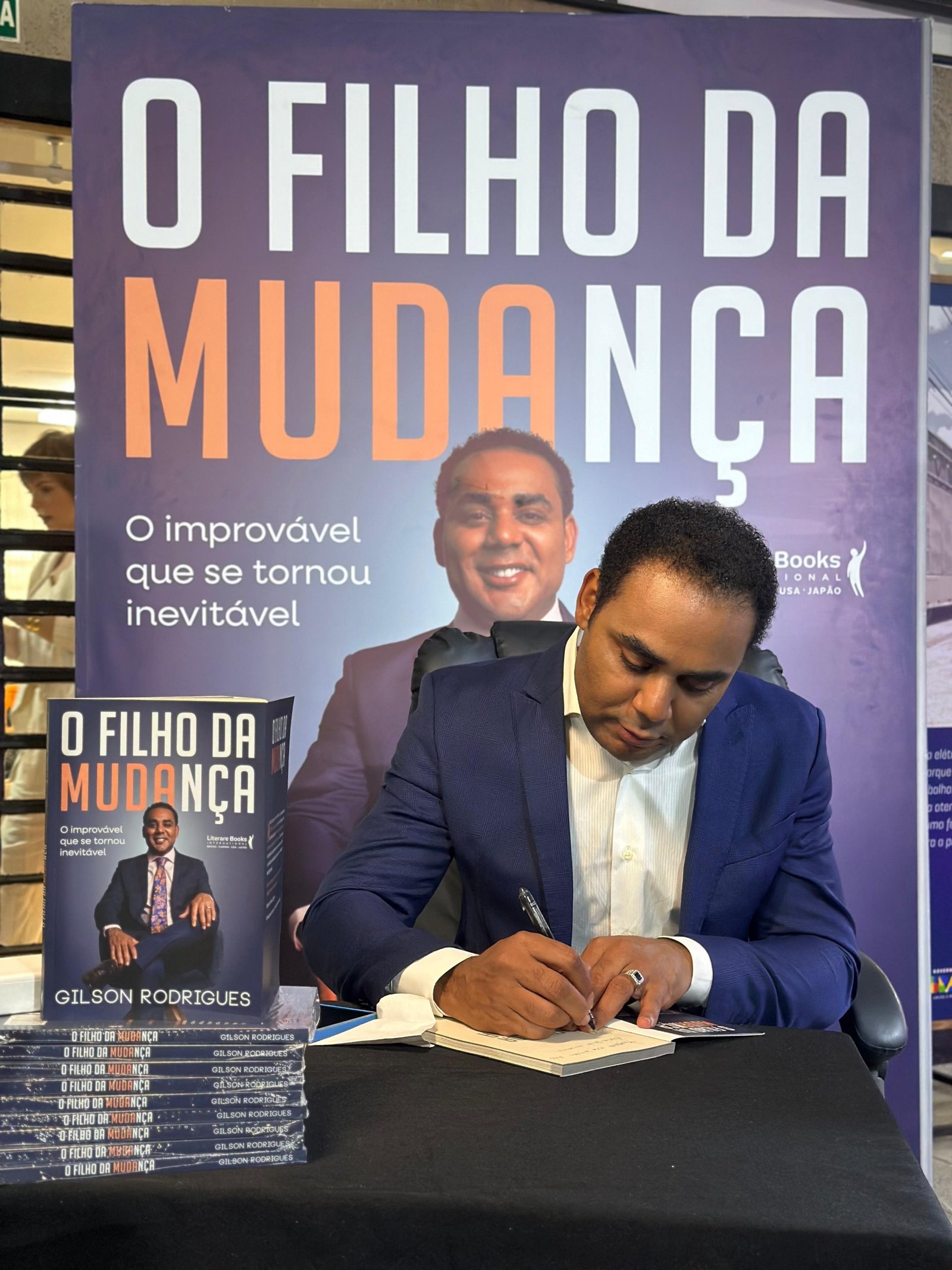 Gilson Rodrigues lança autobiografia “O Filho da Mudança” em Brasília