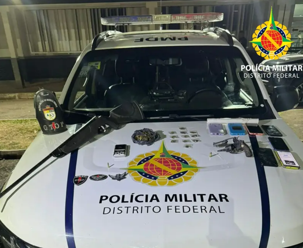 Homem de 18 anos é preso por tráfico de drogas e posse irregular de arma de fogo no Itapoã Homem de 18 anos é preso por tráfico de drogas e posse irregular de arma de fogo no Itapoã