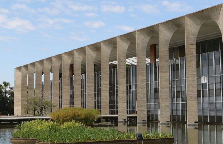 Itamaraty condena ameaça dos EUA de usar “poder militar” contra Brasil