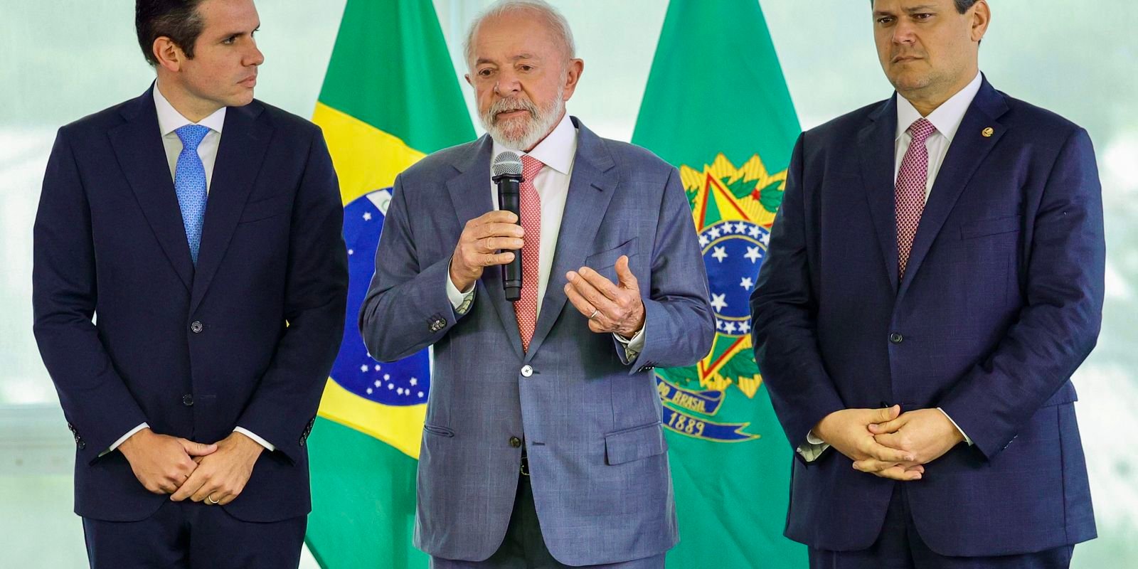 Lula discute pautas do governo em encontro com Motta e Alcolumbre