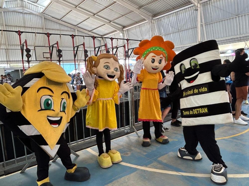 Mais de 3 mil pessoas participam de ações educativas no trânsito durante o fim de semana Mais de 3 mil pessoas participam de ações educativas no trânsito durante o fim de semana