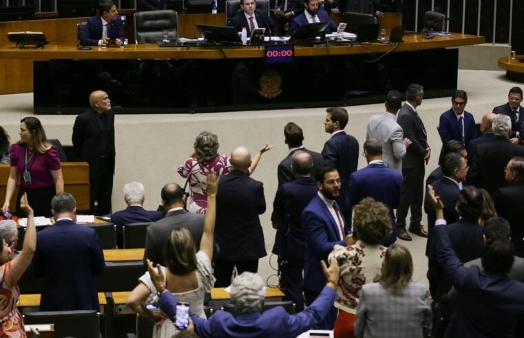 Motta anuncia votação de urgência para projeto de anistia a golpistas