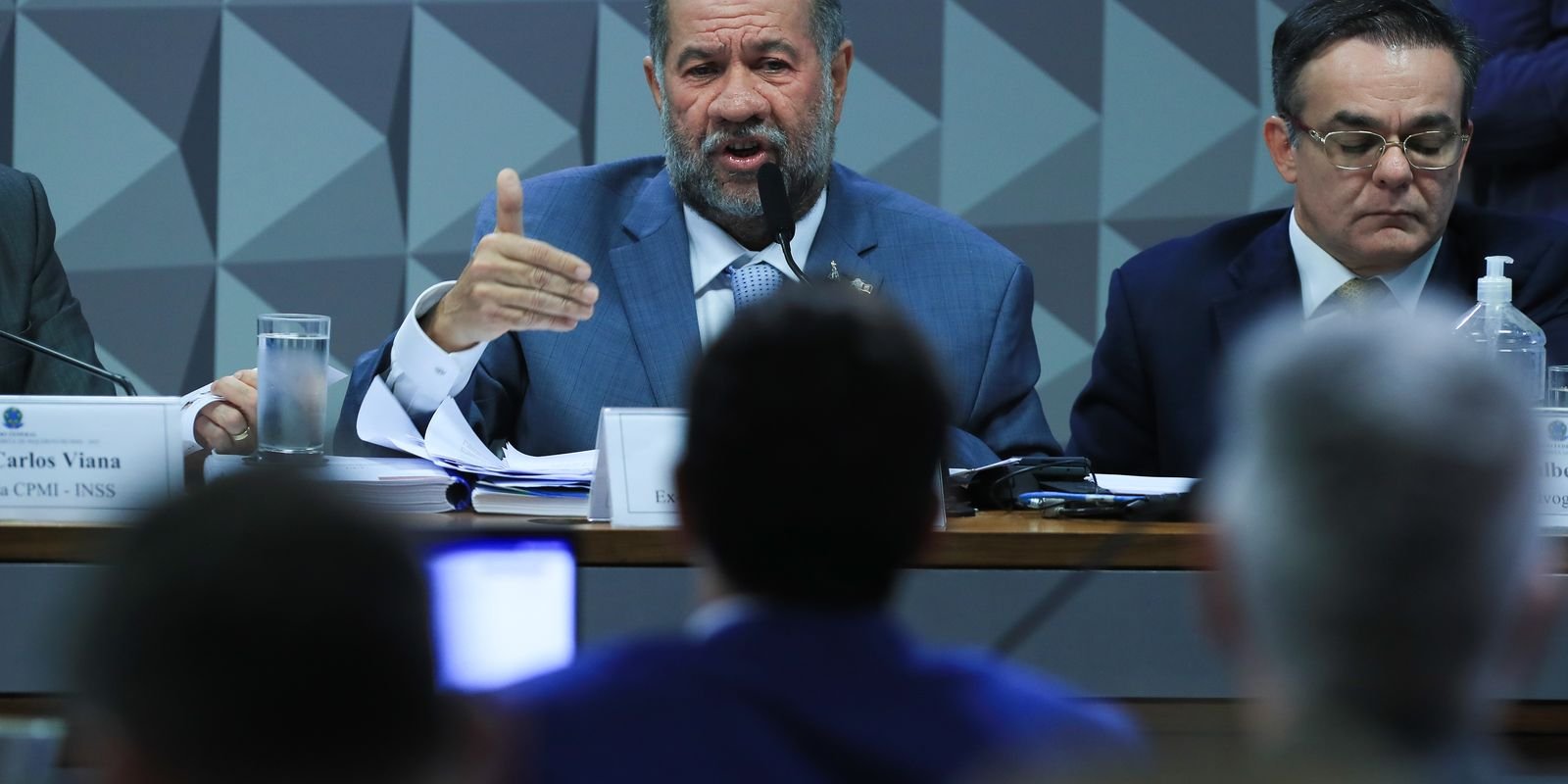 Na CPMI, Lupi diz que governo não tinha dimensão das fraudes no INSS