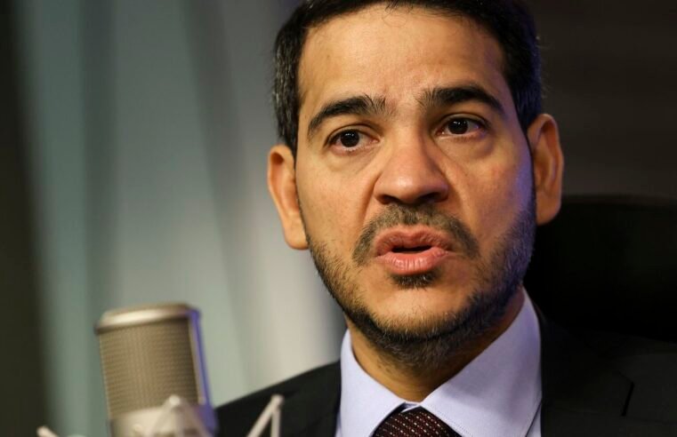 “Não vamos abrir mão da democracia”, diz Messias após visto revogado