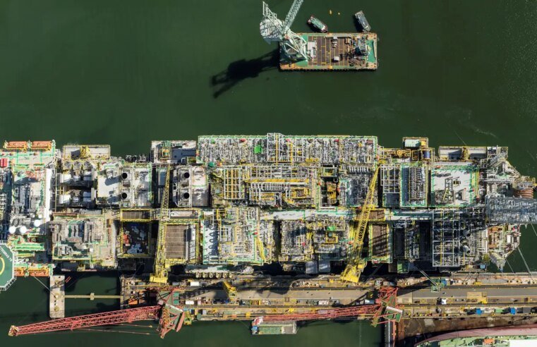 Nova plataforma chega ao pré-sal e pode aumentar produção em 20%