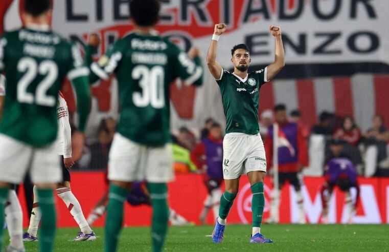 Palmeiras supera pressão e derrota River no Monumental de Núñez