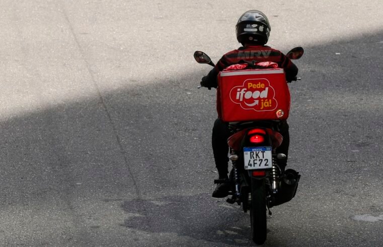 Policial penal que atirou em entregador é preso e afastado no Rio