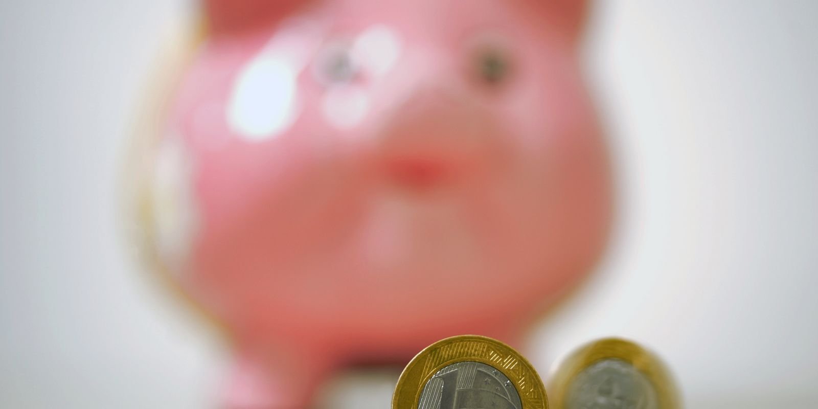 Poupança tem retirada líquida de R$ 7,6 bilhões em agosto Poupança tem retirada líquida de R$ 7,6 bilhões em agosto