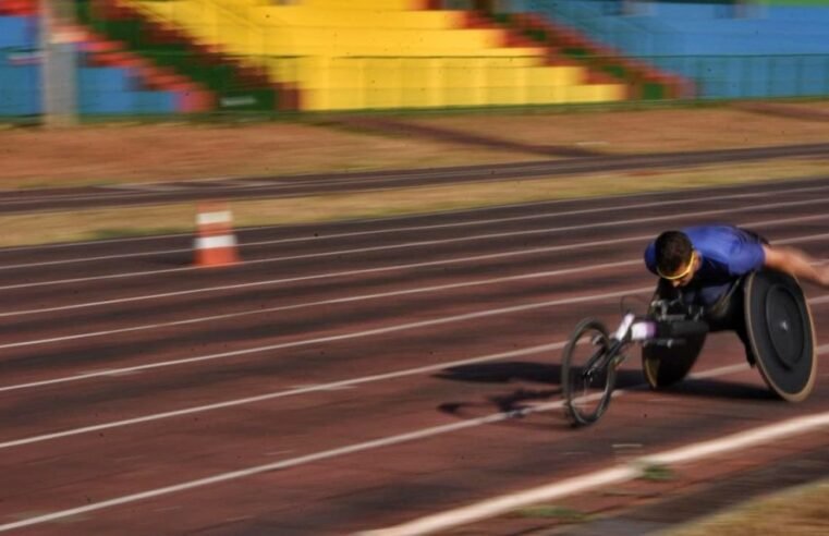 Prestes a se formar em educação física, paratleta brasiliense do atletismo quer ser professor