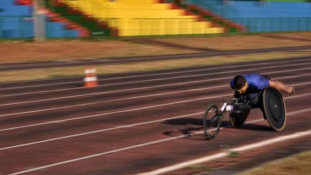 Prestes a se formar em educação física, paratleta brasiliense do atletismo quer ser professor Prestes a se formar em educação física, paratleta brasiliense do atletismo quer ser professor