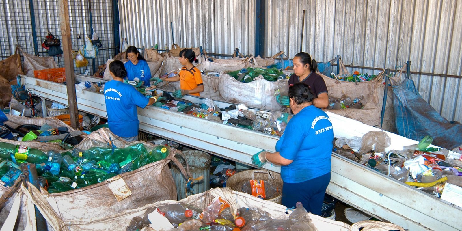Produção de plástico reciclado no Brasil cresceu 8% em 2024 Produção de plástico reciclado no Brasil cresceu 8% em 2024