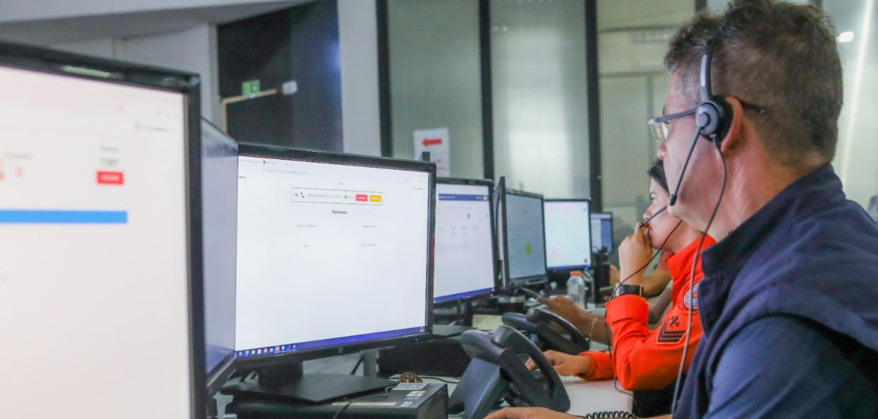 Sistemas inovadores modernizam atendimento pelos telefones 190 e 193 no Distrito Federal Sistemas inovadores modernizam atendimento pelos telefones 190 e 193 no Distrito Federal