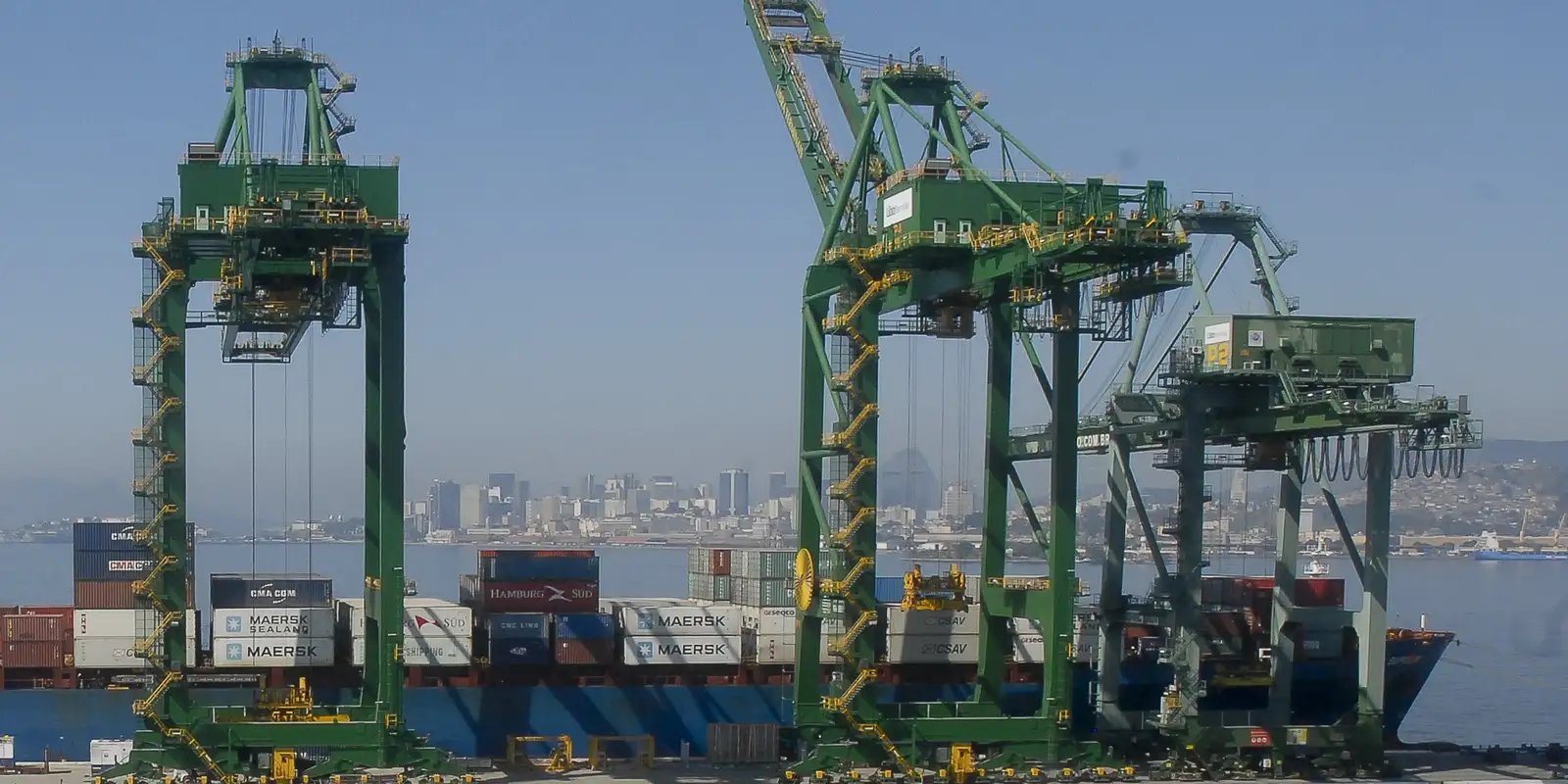 Tentativa de negociação e defesa da soberania marcam 1 mês de tarifaço