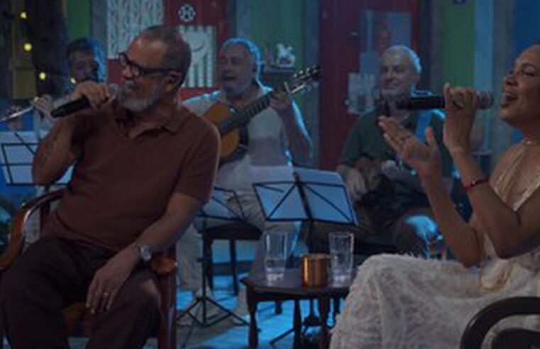 Teresa Cristina recebe Marquinho China no programa Samba na Gamboa