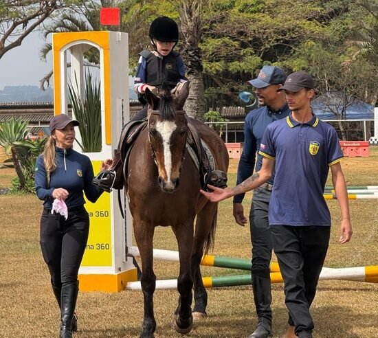Torneio de Hipismo Adaptado reúne atletas e centros de equoterapia no DF