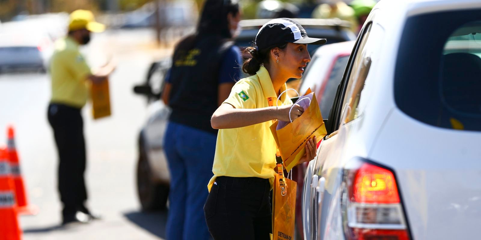 Transporte: melhor lugar de criança no carro é o meio do banco de trás Transporte: melhor lugar de criança no carro é o meio do banco de trás
