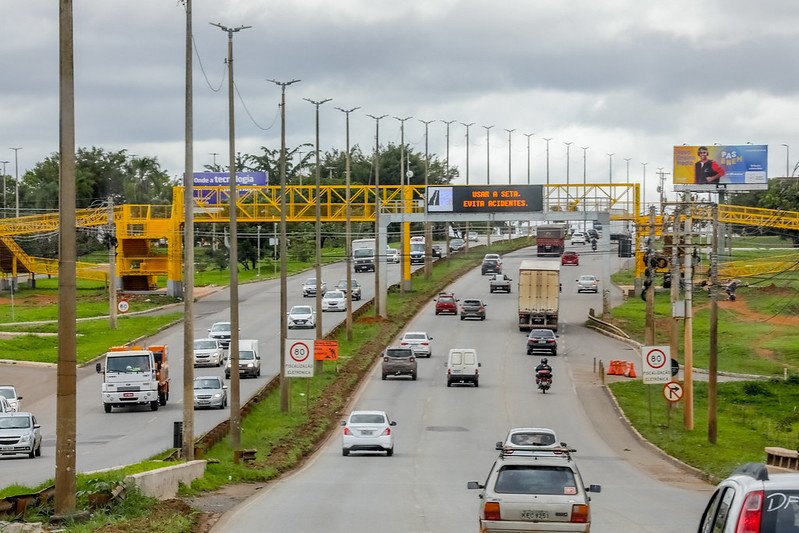 Via Estrutural recebe 15 novos radares para reforçar a segurança viária e reduzir acidentes Via Estrutural recebe 15 novos radares para reforçar a segurança viária e reduzir acidentes